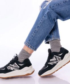 Donna DORATON Srl | New Balance - 57-40 - Sneakers Donna In Pelle Scamosciata Nero/Beige